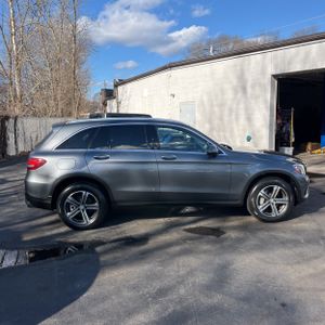 MERCEDES-BENZ GLC - 10