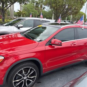 MERCEDES-BENZ GLA - 2