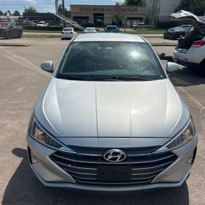 صورة 15 لـ 2019 Hyundai ELANTRA SE