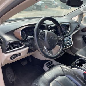 صورة 36 لـ 2017 Chrysler PACIFICA TOURING-L