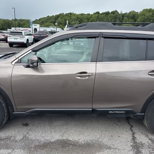 2021 Subaru OUTBACK PREMIUM — фото 4