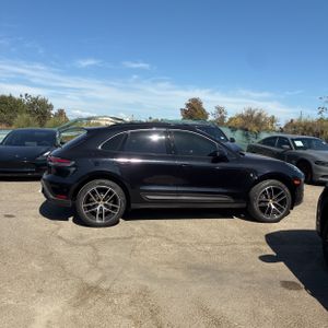 2022 Porsche MACAN BASE — фото 10