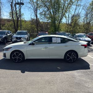 Nissan Altima SR Intelligent AWD - 3