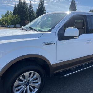 Ford F-150 Lariat - 2