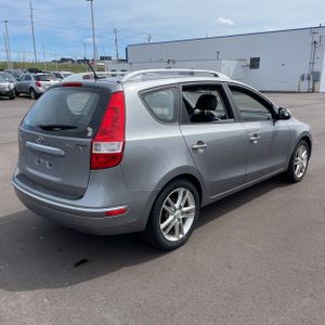 HYUNDAI ELANTRA TOURING SE - 7