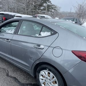 HYUNDAI ELANTRA SE - 6