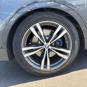 صورة 19 لـ 2019 BMW X7 XDRIVE40I