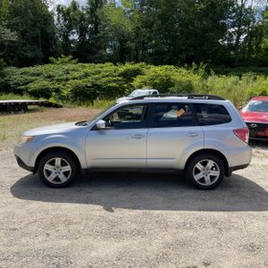 2010 Subaru FORESTER 2.5X PREMIUM — фото 3