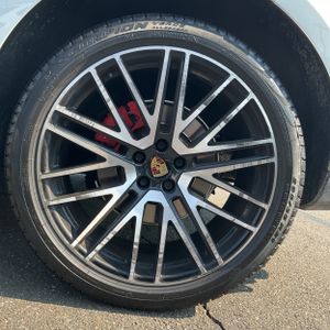 2024 Porsche MACAN S — миниатюра 18