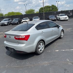 KIA RIO LX - 8