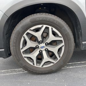 صورة مصغرة 17 لـ 2020 Subaru FORESTER PREMIUM