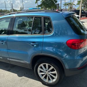 2018 Volkswagen TIGUAN LIMITED 2.0T — фото 6