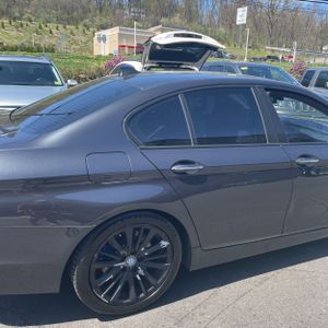 BMW 5-SERIES 550I - 9