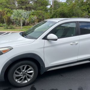 HYUNDAI TUCSON SEL - 2