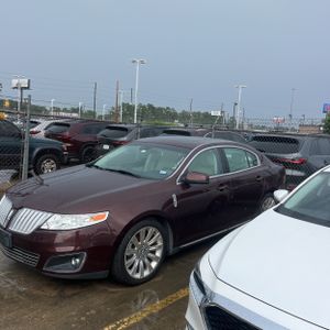 صورة 3 لـ 2010 Lincoln MKS BASE