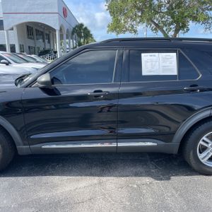 FORD EXPLORER XLT - 4