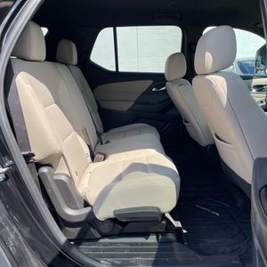 2023 Chevrolet TRAVERSE LS — миниатюра 34