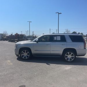 CADILLAC ESCALADE LUXURY - 3