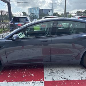 TESLA MODEL 3 BASE - 3