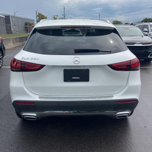 صورة 6 لـ 2021 Mercedes-BENZ GLA