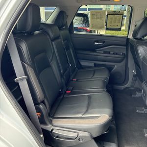 2022 Nissan PATHFINDER SL — фото 33