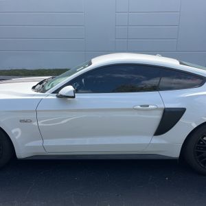 FORD MUSTANG GT PREMIUM - 4