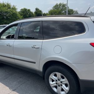 صورة 6 لـ 2011 Chevrolet TRAVERSE LS