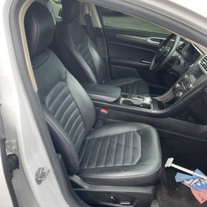صورة مصغرة 33 لـ 2017 FORD FUSION SE
