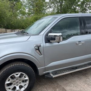 2025 FORD F-150 XLT photo 2