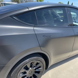 TESLA MODEL Y LONG RANGE - 9