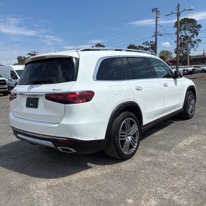 2025 Mercedes-BENZ GLS photo 8