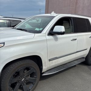 CADILLAC ESCALADE LUXURY - 2