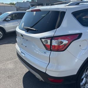 صورة 8 لـ 2017 FORD ESCAPE TITANIUM
