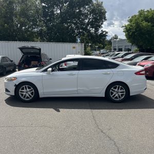 FORD FUSION SE - 2