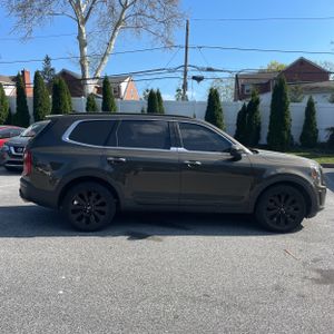 KIA TELLURIDE S - 10