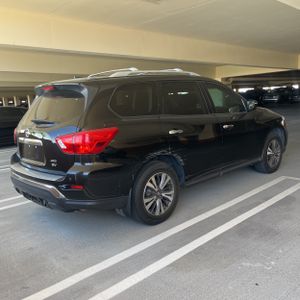 صورة 8 لـ 2017 Nissan PATHFINDER SV