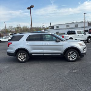 FORD EXPLORER XLT - 10