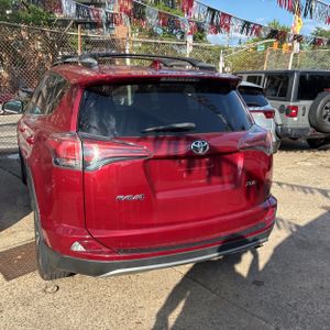 صورة 7 لـ 2018 Toyota RAV4 XLE