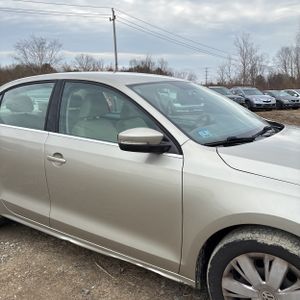 VOLKSWAGEN JETTA SE - 9