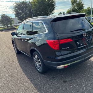 2017 Honda PILOT TOURING — фото 5