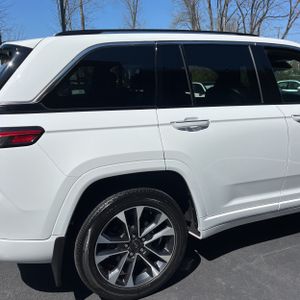 JEEP GRAND CHEROKEE OVERLAND - 9