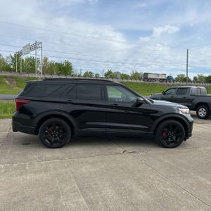FORD EXPLORER ST - 10