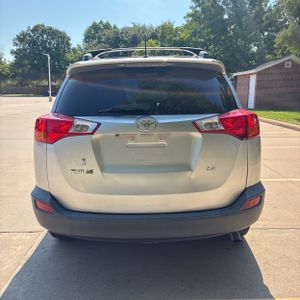 صورة 7 لـ 2013 Toyota RAV4 LE