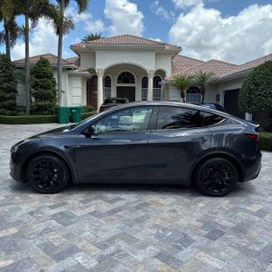 TESLA MODEL Y LONG RANGE - 3