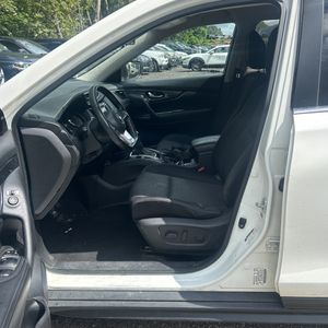 2017 Nissan ROGUE SV — миниатюра 32