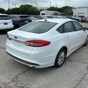 FORD FUSION S - 8