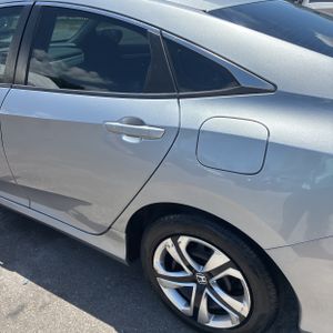2018 Honda CIVIC LX — фото 6