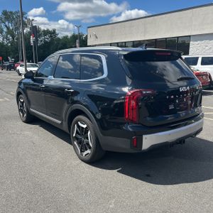 2024 KIA TELLURIDE S photo 5