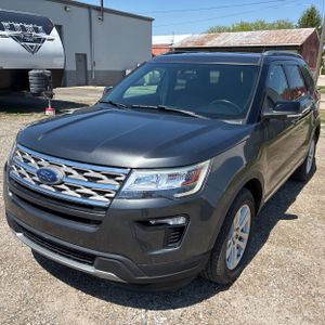 FORD EXPLORER XLT - 1