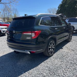 HONDA PILOT TOURING W/REAR CAPTAIN'S CHAIRS - 7